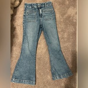 American Eagle Next Level super high-waisted Curvy Flare jeans size 8 Short